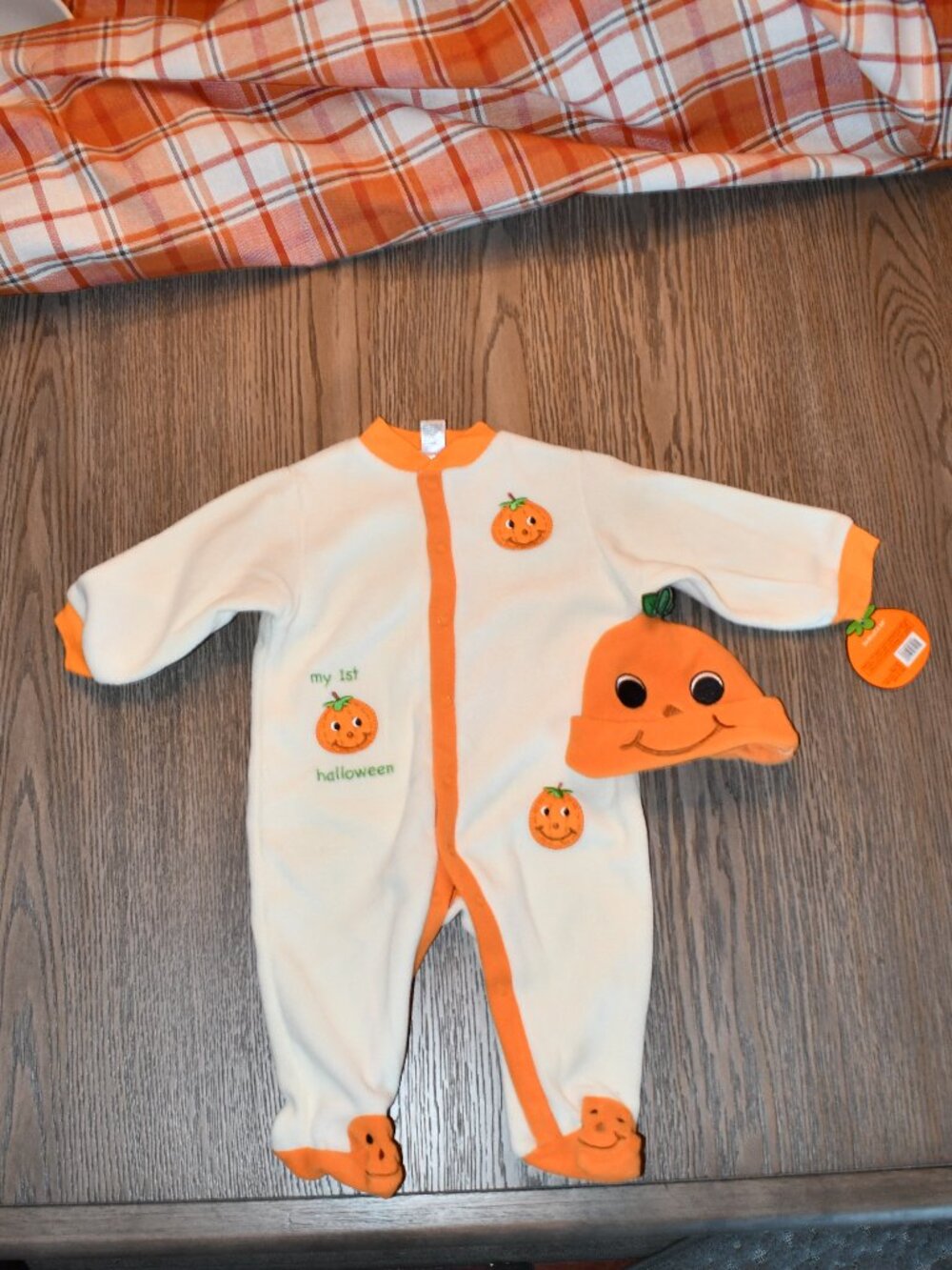 BABY GEAR CREAM FLEECE BABY"S FIRST HALLOWEEN SLEEPER SIZE 3-6 MONTHS NWT
